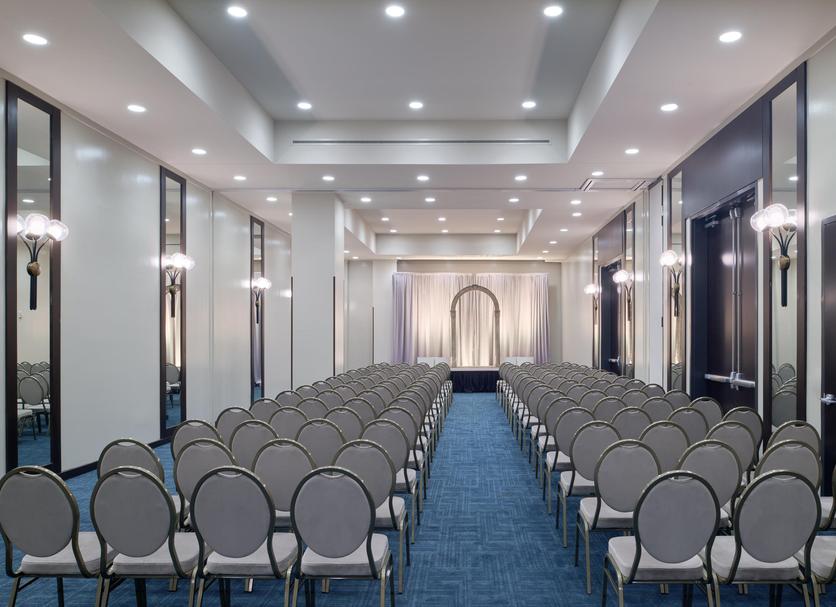 Ruang konferensi Foto